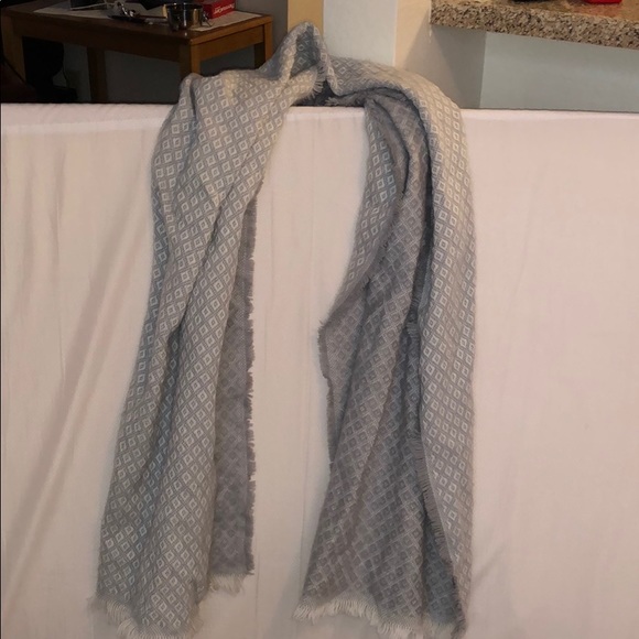 Scarf - Picture 2 of 3